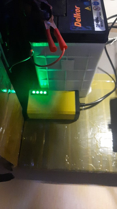 Cargador de batería para carro, pantalla LED, cargador de batería para Moto y camión