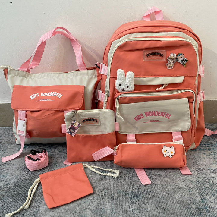 Essentials Kit: Mochila y Accesorios que Encantan